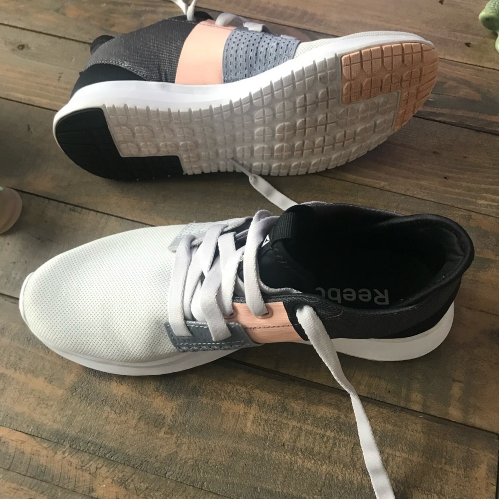 REEBOK SNEAKERS